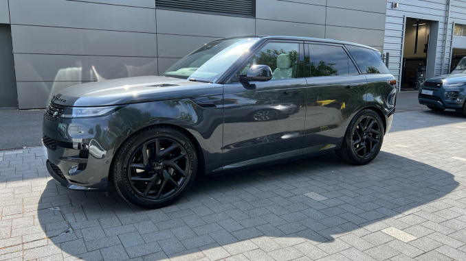 Land Rover Range Rover Sport 3.0 D250 Battersea Edition 5dr Auto Diesel Estate - Image 22